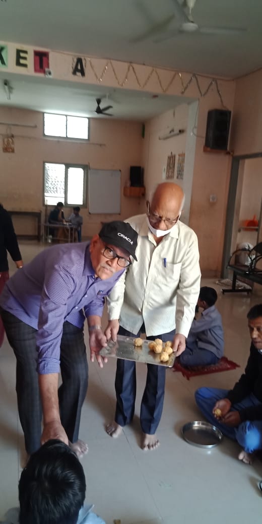 Midday meals organized for differently abled children at Nachiketa Manovikas Kendra Vijay Nagar for two days.